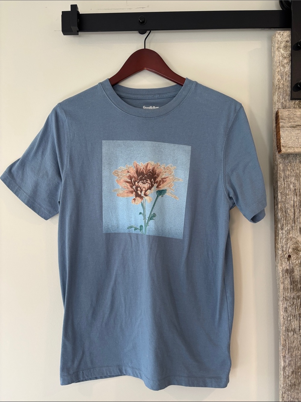 Goodfellow & Co Women's Dusty Blue Floral Graphic Tee size small